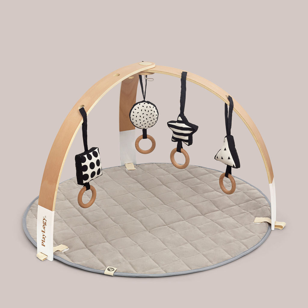 Activity gym pendants black and white